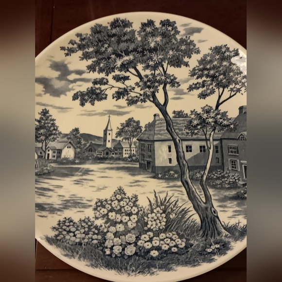 Vintage Made in Japan Blue & White "English Village" plate - Picture 3 of 5